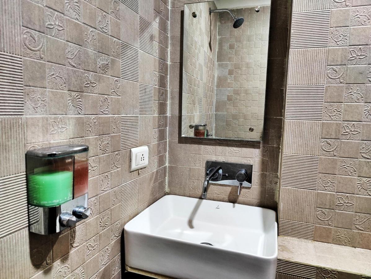 Hotel 21 Next To Chd Railway Station Chandigarh Ngoại thất bức ảnh