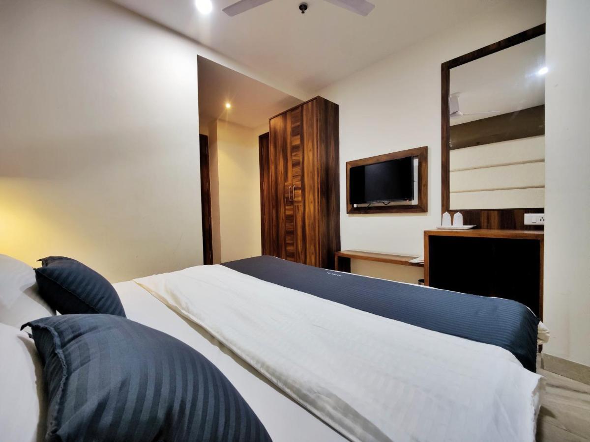 Hotel 21 Next To Chd Railway Station Chandigarh Ngoại thất bức ảnh