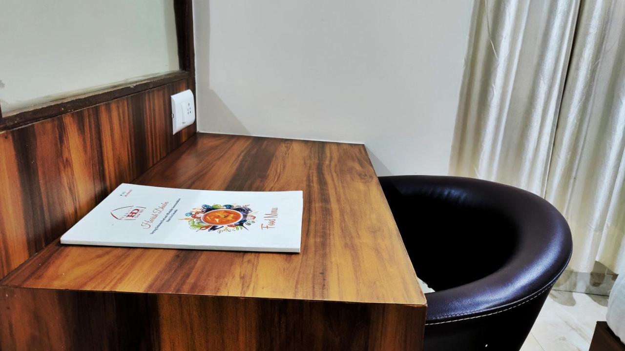 Hotel 21 Next To Chd Railway Station Chandigarh Ngoại thất bức ảnh