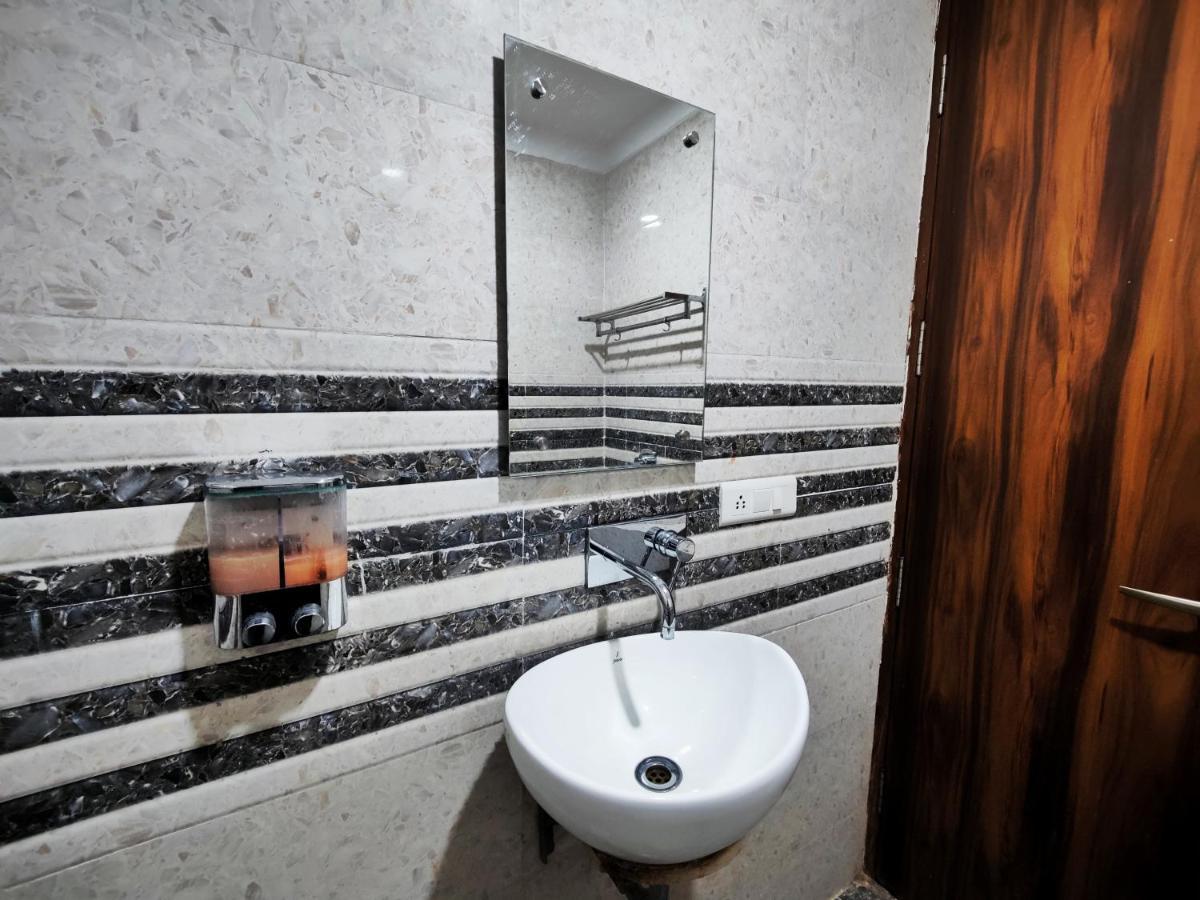 Hotel 21 Next To Chd Railway Station Chandigarh Ngoại thất bức ảnh