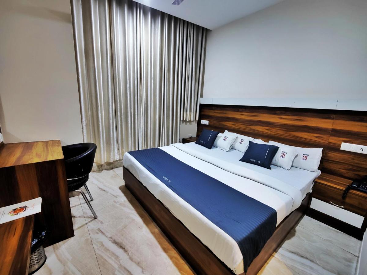 Hotel 21 Next To Chd Railway Station Chandigarh Ngoại thất bức ảnh